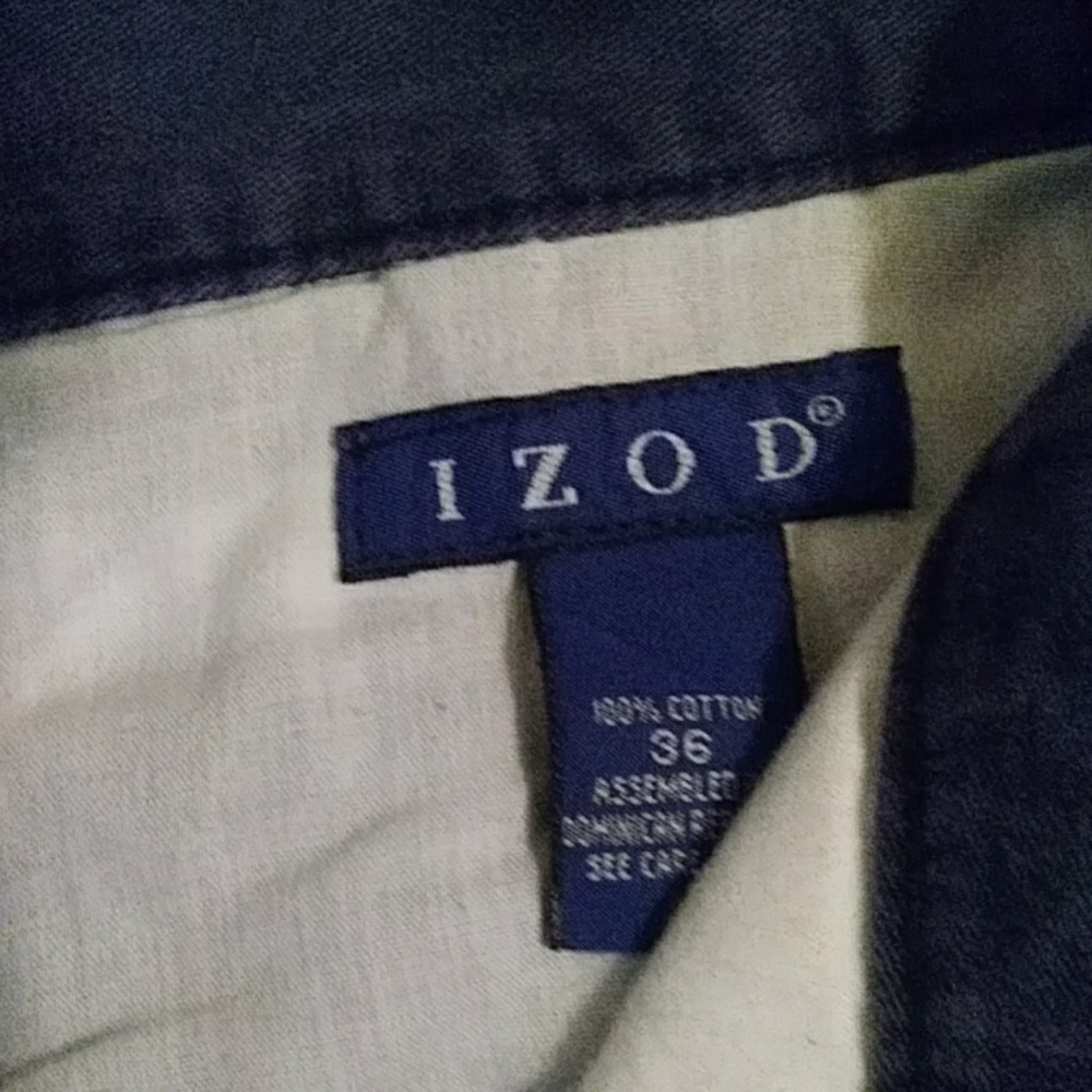 Shorts - Picture 2 of 4